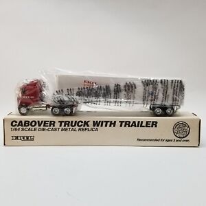 1/64 ERTL Cabover Truck with Trailer Red/White 2089 Box 1:64 Scale Diecast Model