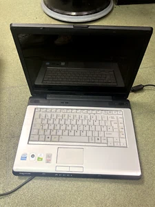 toshiba equium a200 spares and repairs, turns on intermittently - Picture 1 of 5
