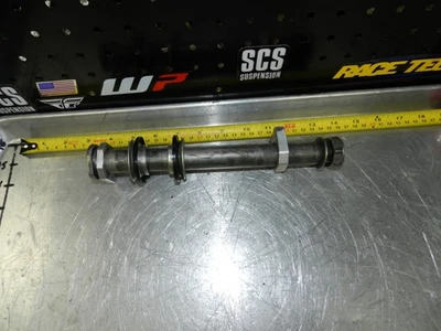 Kawasaki KX 250 F 2022 eje trasero L=255 41068-0597 espaciadores de rueda bloques eje de tuerca Foto 1 de 3