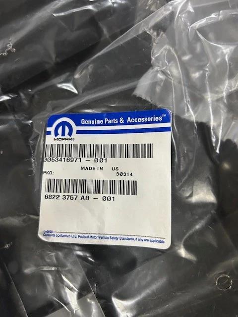 RAM PROMASTER 1500-3500 SOPORTE LICENCIA TRASERO (68223757AB) NUEVO OEM Foto 1 de 1