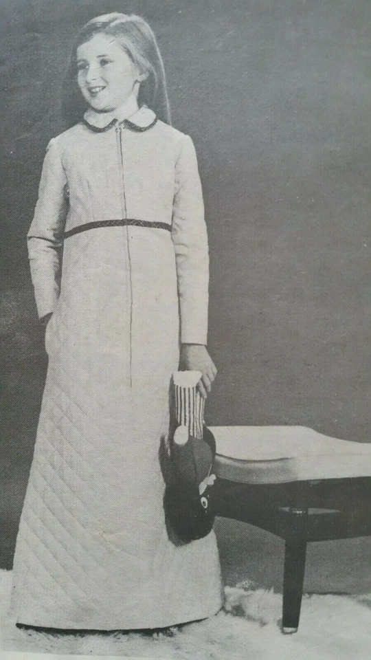 **UNCUT**Vintage 1970's Sewing Pattern**Girls Dressing Gown**Long**Age 6 Years** - Image 1 of 1