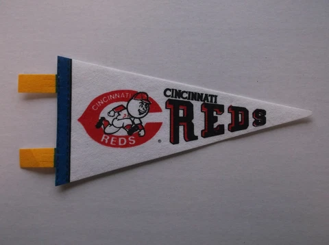 CINCINNATI REDS 3 1/2x7 Mini Felt Pennant Cover