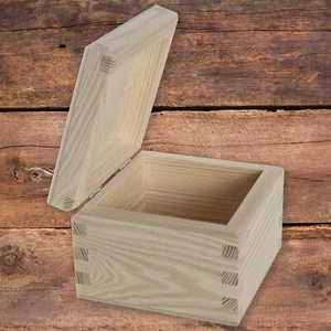 Holzkiste mit Deckel und Verschluss 10x10x7,5 cm / kleiner quadratischer Würfel schlicht Kiefer - Bild 1 von 8
