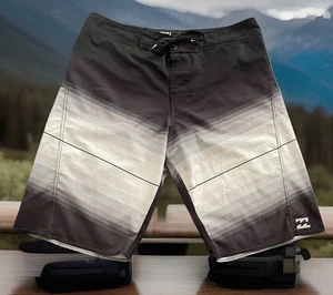 Boardshorts Billabong Fifty50 Pro 17” bloques de color para hombre talla 32 longitud corta - Imagen 1 de 9