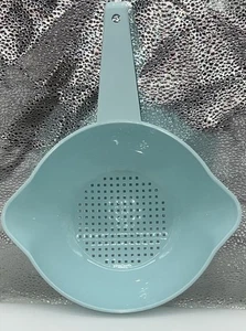 TUPPERWARE SMALL Colander 1 qt Quart Strainer Colander BLUE HOLE HANDLE NEW - Picture 1 of 9