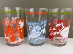 Set of 3 Different Looney Tunes Glasses 1974 Warner Bros Welch's Juice Jelly - Picture 1 of 7