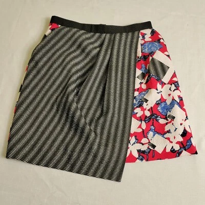Minifalda Peter Pilotto For Target efecto envolvente abstracto negra roja talla 2 Foto 1 de 4