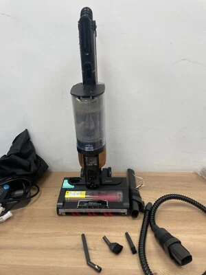 Shark Stratos Cordless Stick Vacuum Cleaner Pet Pro IZ400UKTBK -Read Description - Image 1 of 4