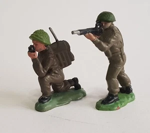 Rare Hong Kong Made Britains, 2 Khaki Infantry Figurers, Superb Condition - Picture 1 of 7