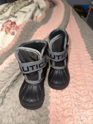 Botas de nieve Nautica para bebé talla 5 Foto 1 de 3