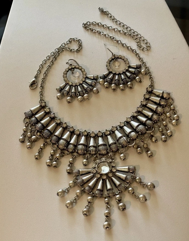 Avon Lighthouse Clear Rhinestone Dangle Bib Necklace Earrings Set Vintage Style - Image 1 of 4