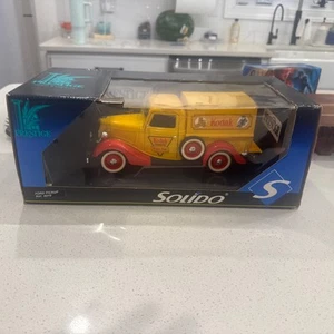 Solido 1/18 Scale Diecast 8019 - Ford Pickup Kodak - Yellow - Picture 1 of 6
