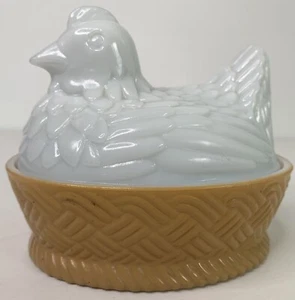 Avon Hen Nest White Milkglass Trinket Box Chicken Farmhouse Decor Vintage - Picture 1 of 8