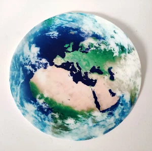 Wandtattoo ERDE EARTH Selbstklebend leuchtend Sticker Aufkleber Europa Afrika - Bild 1 von 3