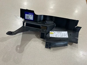 2015-2018 Volvo V60 Cross County Radiator Support Panel 31425137 OEM - Picture 1 of 4