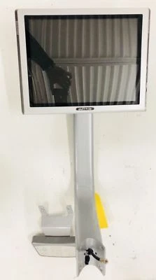 Sistema de entretenimento Matrix Fitness híbrido H5x PVS 15" montagem em painel de exibição de TV - Imagem 1 de 2