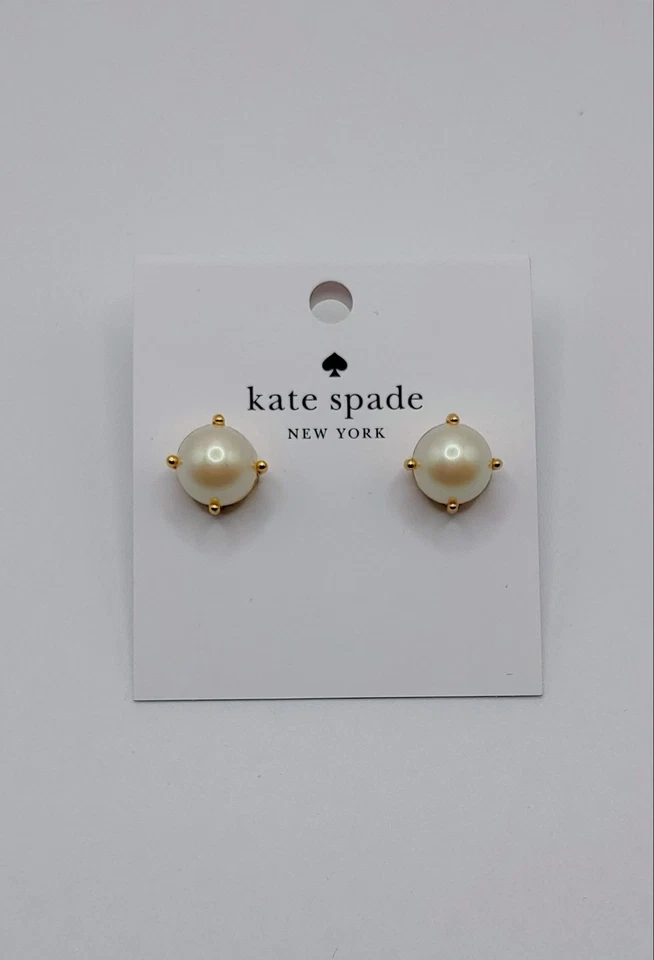 Brincos de pérola falsa Kate Spade New York tom dourado creme - Imagem 1 de 2