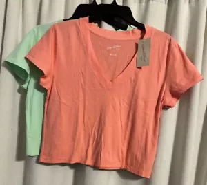 Women’s Size L “Universal Thread”cropped V-neck Pair T-shirts (1 green, 1 pink) - Picture 1 of 11