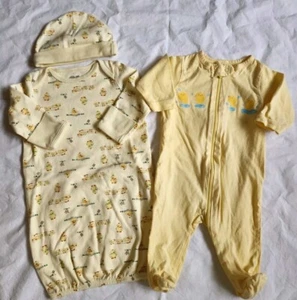 Gerber Little Me Unisex Infant Baby 0-3 Months Yellow Sleepers & Hat Baby Chicks - Picture 1 of 19