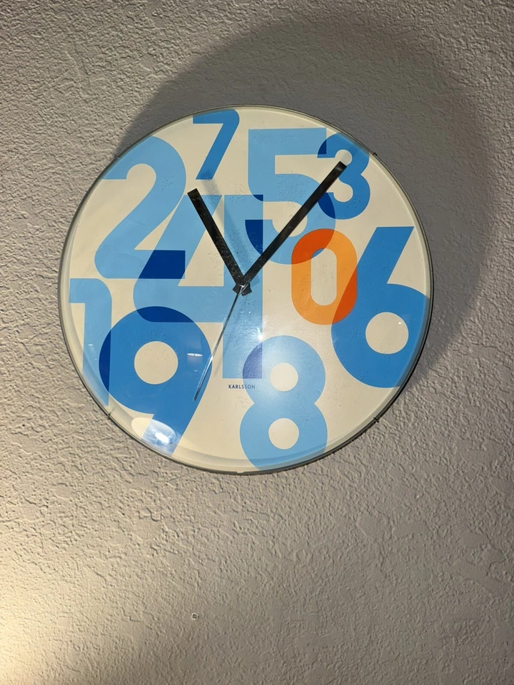 Reloj de pared Karlsson muy raro no funciona fácil de arreglar necesita herrajes nuevos Foto 1 de 4