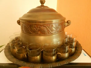 Messing Bowle gehämmert Jugendstil Tablett Bowle Gläser mit Messinghalter - Bild 1 von 6