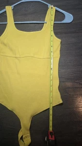 Body Reoria Tanga Mujer Amarillo y VERDE Cuello Cuadrado Sin Mangas Talla M - Imagen 1 de 10