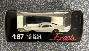 New Vintage Monogram Mini Exacts 1:87 HO Scale model 1969 Ford Mustang Boss 302 - Picture 1 of 6
