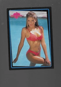 Whoa!  Sexy Alina Thompson, Bankwärmer - Bild 1 von 2