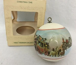Punze Ornament Weihnachtszeit 1980 Postkutsche Pferde Vintage Satin Kugel Box - Bild 1 von 12