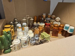 Vintage Lot Of 23 Sets Of Salt And Pepper Shakers - Picture 1 of 15