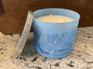 NEW BATH & BODY WORKS ICED COCONUT MILK SCENTED CANDLE LARGE 3 WICK 14.5OZ BLUE - Picture 1 of 3