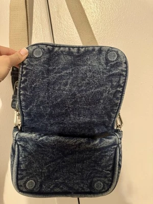 Zara牛仔斜挎包 — 第 1/4 张图片