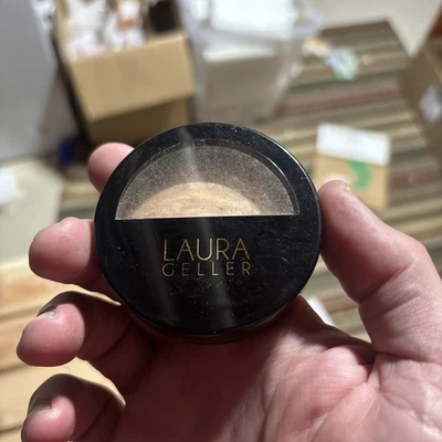 Laura Geller Baked Balance-N-Glow Illuminating Foundation FAIR .28oz / 8g - Image 1 of 3