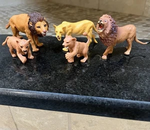 Lion Toys Safari Zoo Animals Big Cats Figures Lion Family & Cubs Toys Plastic - Picture 1 of 4