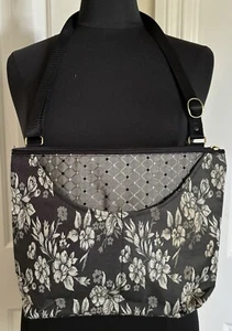 Danny K Bolsos de Mano, Cartera con Cremallera Estilo Queen Patrón de Tela Nuevo sin Etiquetas Tamaño Mediano - Imagen 1 de 6