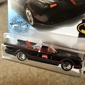 Hot Wheels 2017 Classic TV Series Batmobile With Red Bat Emblem And Detail. New - Picture 1 of 7