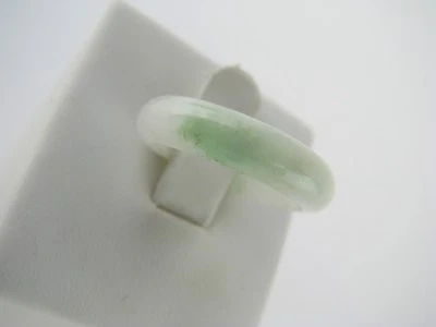 Anillo de eternidad redondo de jade verde blanco natural genuino - talla 6,5 #1052 Foto 1 de 4