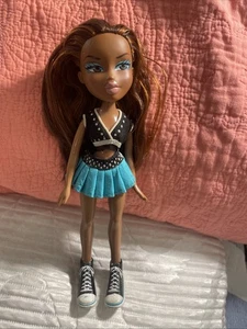 Bratz Play Sportz Cheerleader Sasha Puppe Sport mit Outfit/Kleidung Cheerleading - Bild 1 von 4