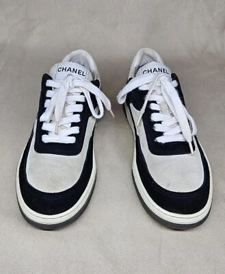 CHANEL CC ЛОГОТИП ТРЕНАЖЕРЫ ЗАМШИ KIDSKIN ЧЕРНЫЙ, СЕРЫЙ И БЕЖЕВЫЙ РАЗМЕР 36 ЕС - Изображение 1 из 4