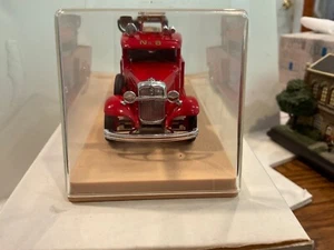 Eligor Ford V8 1932 Firefighters Trenton Fire Dept 1/43 in original Vitrine - Bild 1 von 10