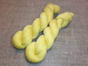 Corriedale DK weight yarn, 100g, SUNNY - Picture 1 of 8