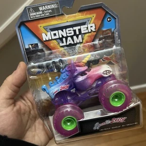 2024 SPIN MASTER MONSTER JAM SPARKLE SMASH SERIES 39 NEW RARE VHTF PINK UNICORN - Picture 1 of 2