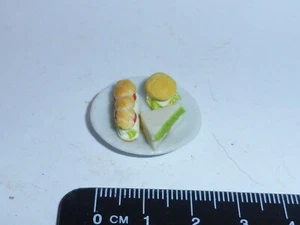 Gefülltes Sandwich & Roll a Dolls House Miniatur Essen im Maßstab 1:12 - Bild 1 von 1