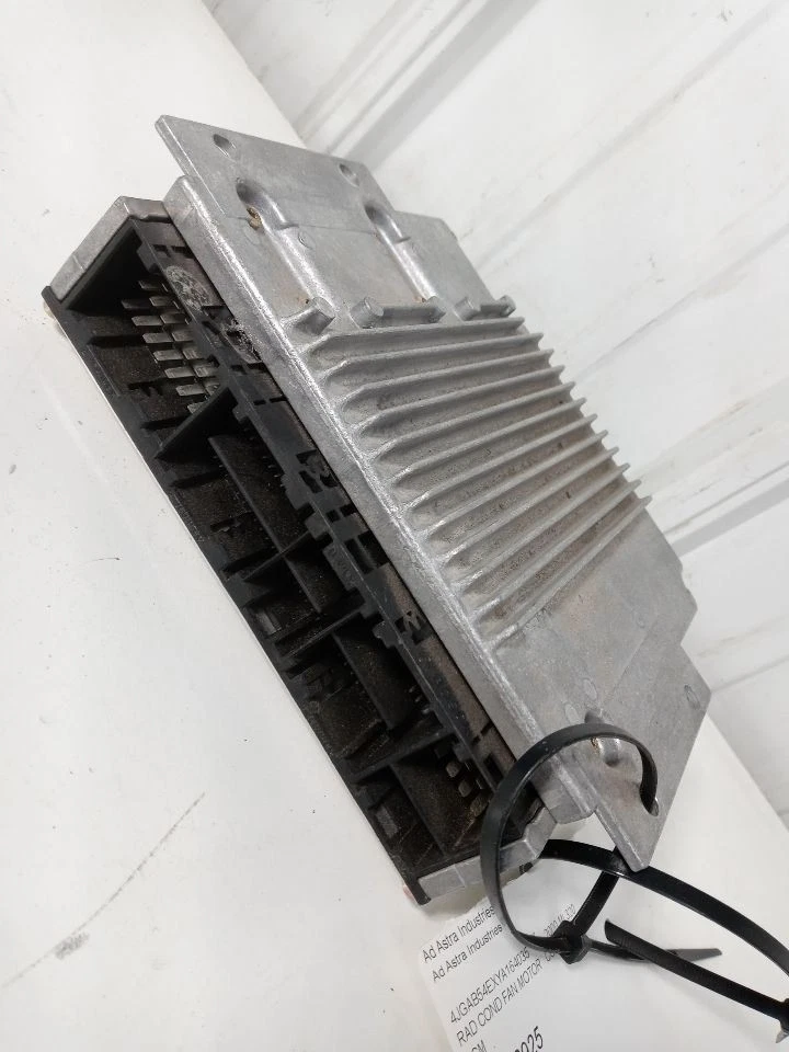 2000 Mercedes ML320 W163 Engine Control Unit ECU OEM A0265456632 - Image 1 of 3