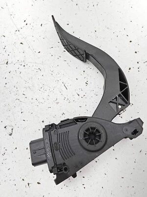 2013-2017 AUDI A4 A5 S4 S5 B8 - GAS Pedal / Accelerator Module OEM 4H1723523 - Image 1 of 3