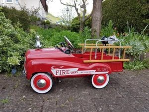 Wunderschönes altes Feuerwehr Tretauto aus Blech - Bild 1 von 6