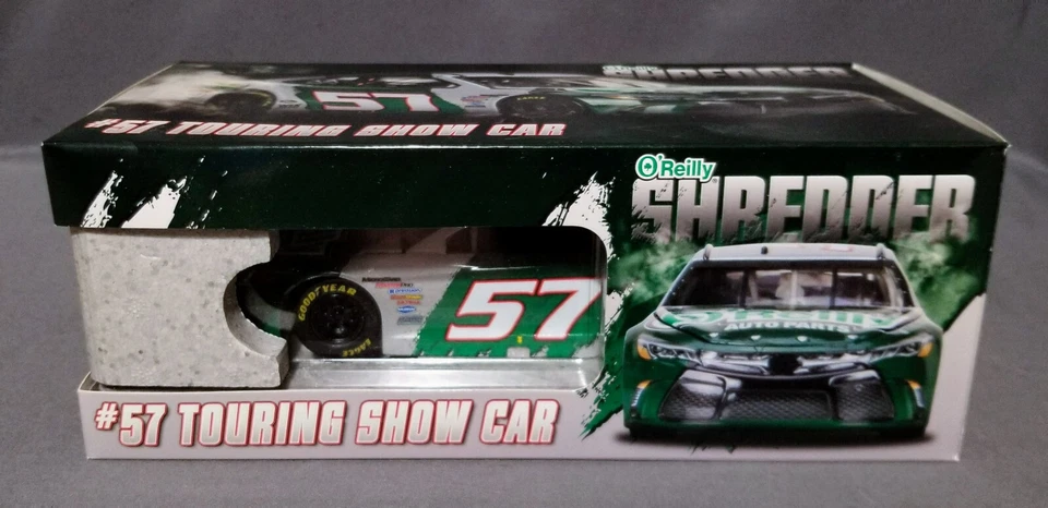 2016 #57 O'Reilly Auto Parts "Shredder" Toyota 1/24 Lionel NASCAR Diecast Promo Foto 1 de 4