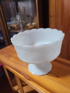 Elegante E.O. Brody Co Milchglas Süßigkeitenschale M6000 tolles Vintage Sammlerstück - Bild 1 von 2