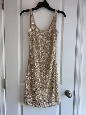 Vestido de noite Pisarro Nights, pesadamente frisado e lantejoulas, tamanho 4   - Imagem 1 de 4