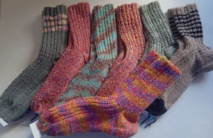 1 Paar Handgestrickte Socken Gr. 37/38 -- Farbe wählbar NEU + TOP MODISCH !!!! - Bild 1 von 1